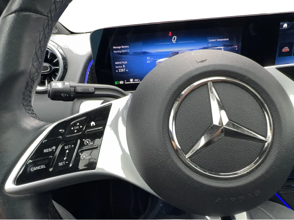 Mercedes-Benz GLB photo 41