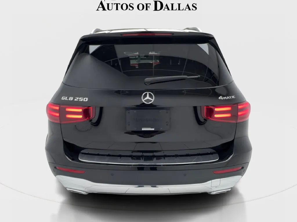 Mercedes-Benz GLB photo 10