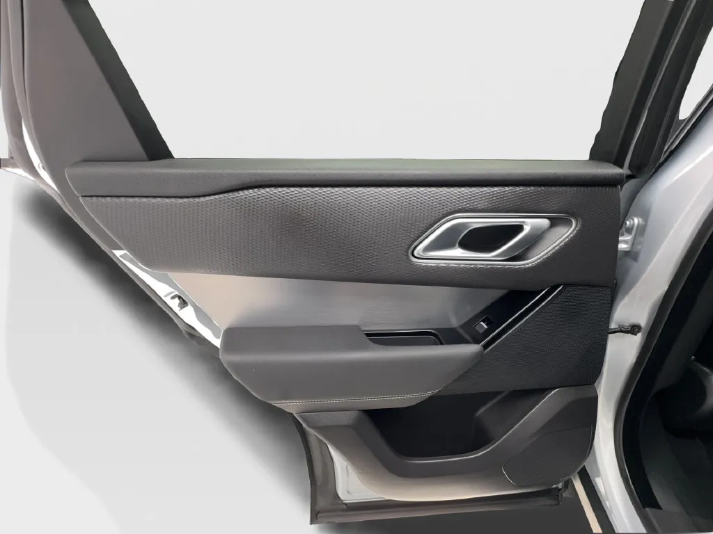 Land Rover Range Rover Velar photo 28