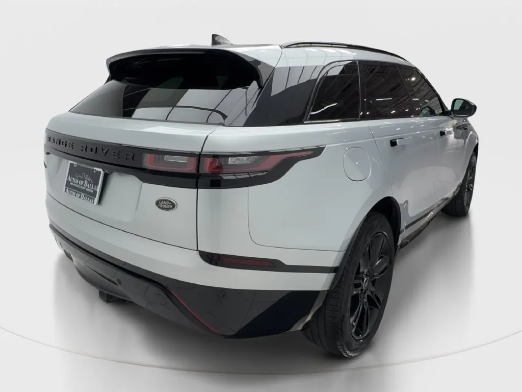 Land Rover Range Rover Velar photo 8