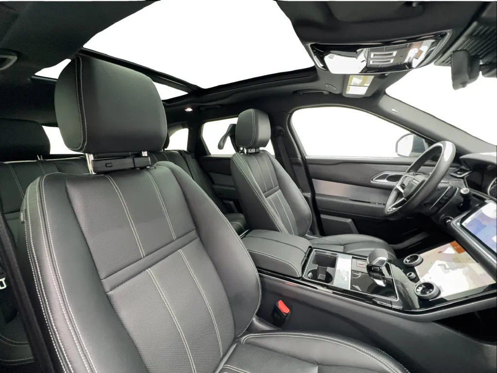 Land Rover Range Rover Velar photo 33