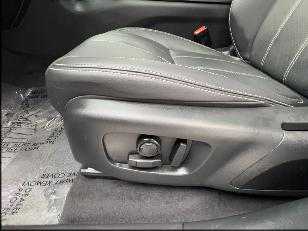 Land Rover Range Rover Velar photo 23