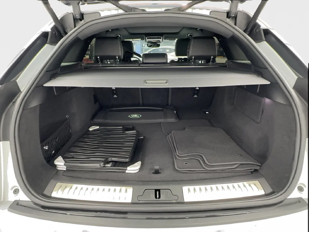 Land Rover Range Rover Velar photo 19