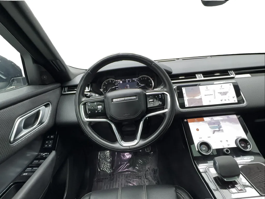 Land Rover Range Rover Velar photo 39