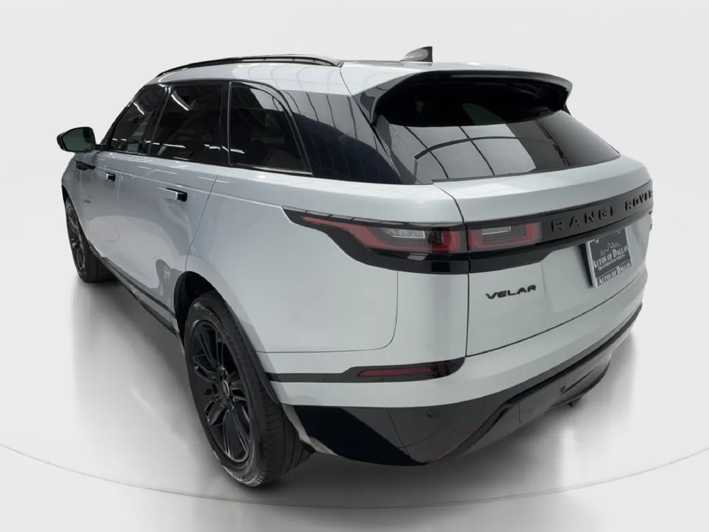 Land Rover Range Rover Velar photo 11