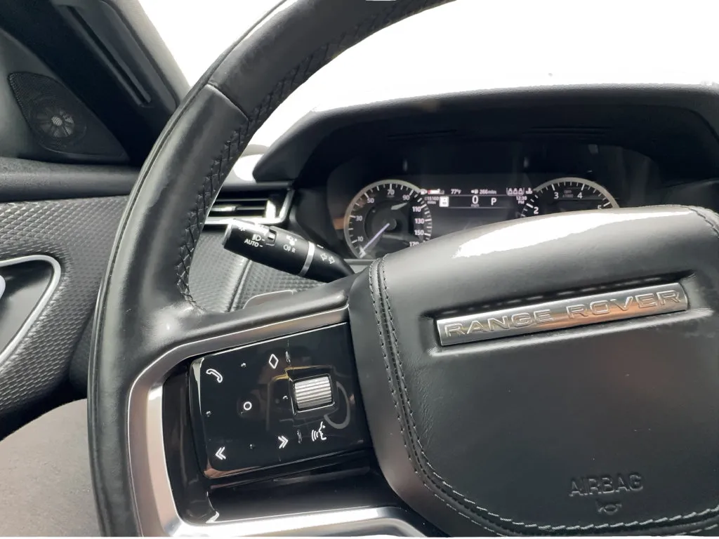 Land Rover Range Rover Velar photo 44