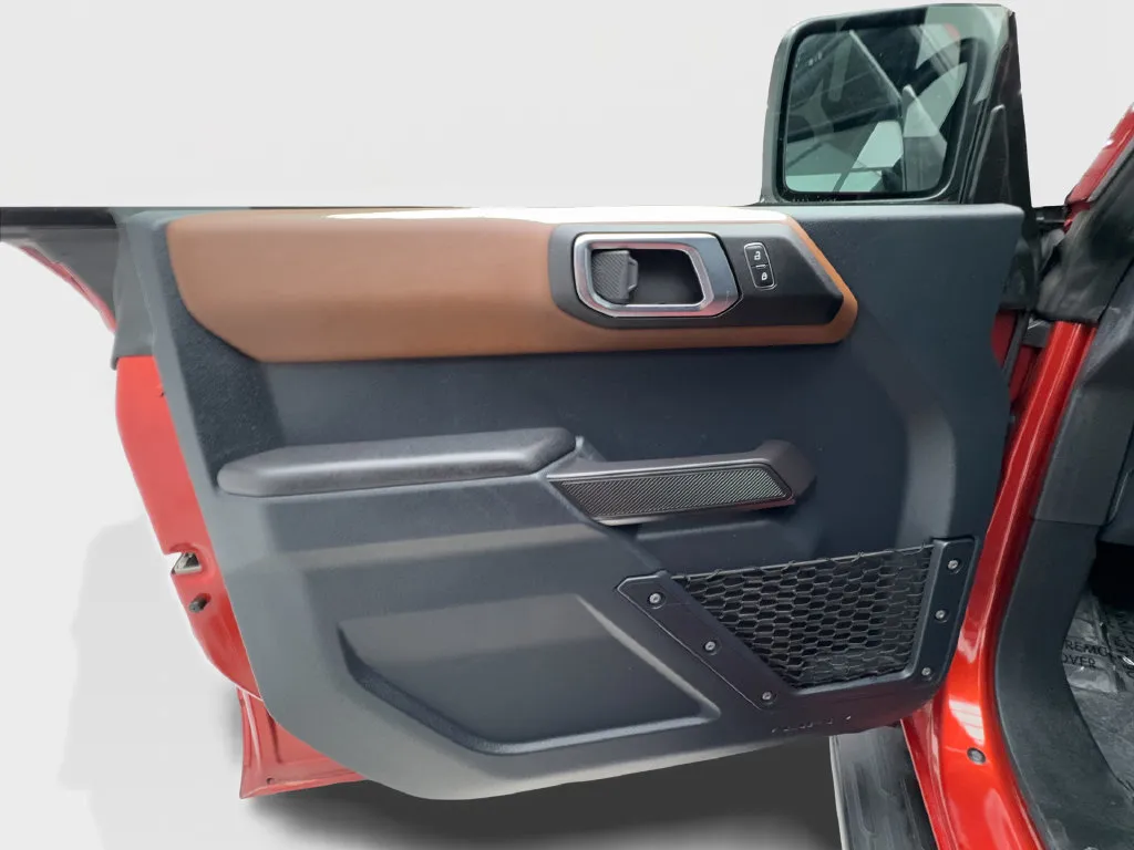 Ford Bronco photo 22