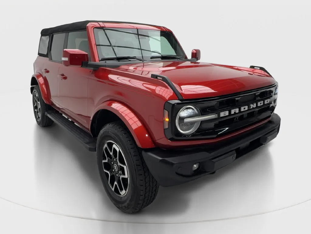 Ford Bronco photo 3