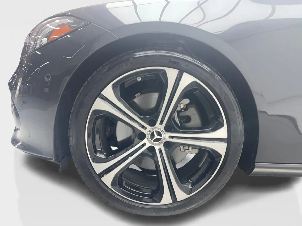 Mercedes-Benz C-Class photo 11