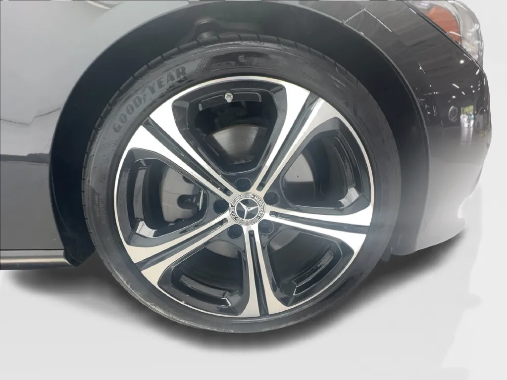 Mercedes-Benz C-Class photo 15