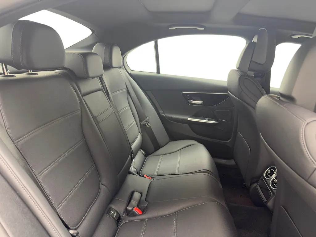 Mercedes-Benz C-Class photo 27
