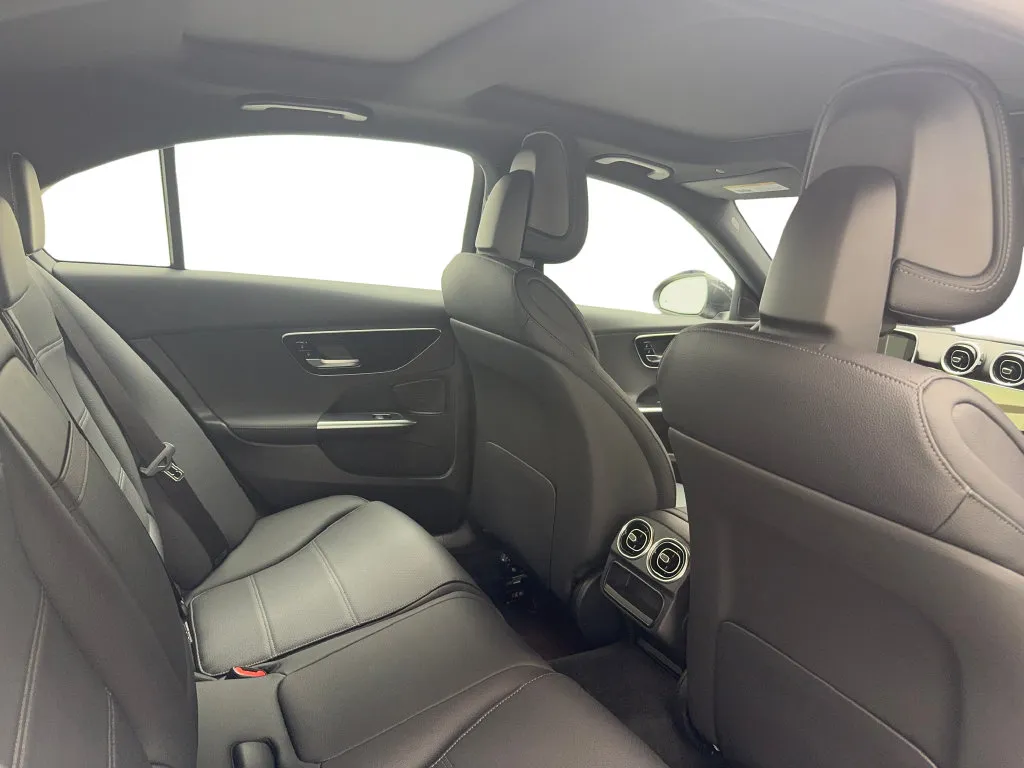Mercedes-Benz C-Class photo 26