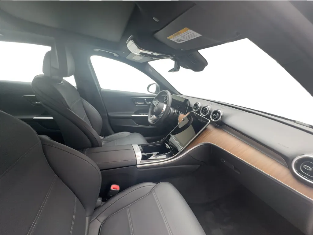 Mercedes-Benz C-Class photo 29