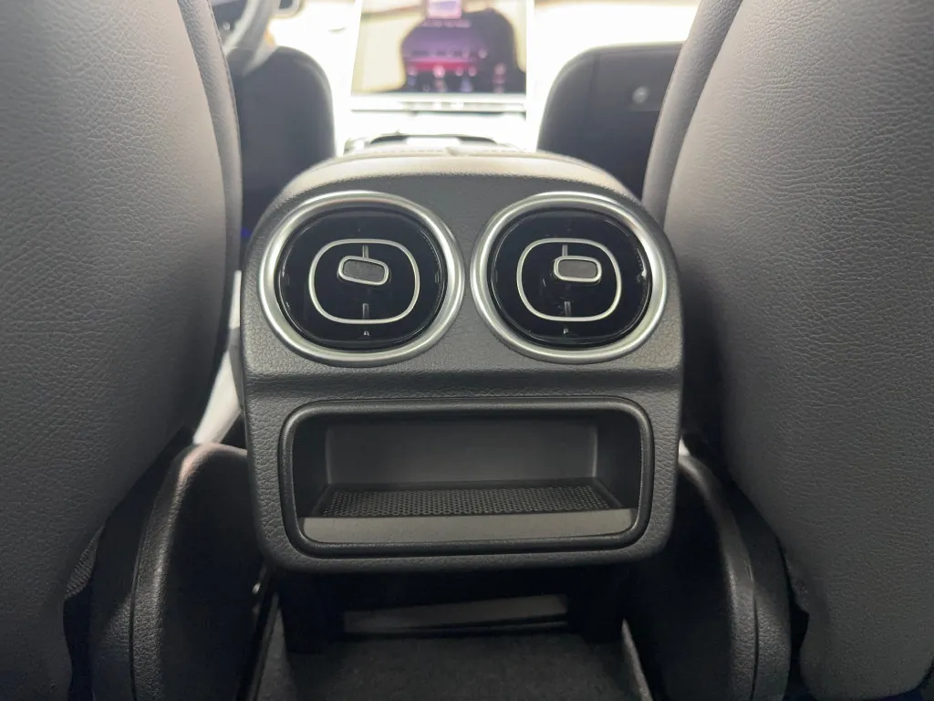 Mercedes-Benz C-Class photo 37