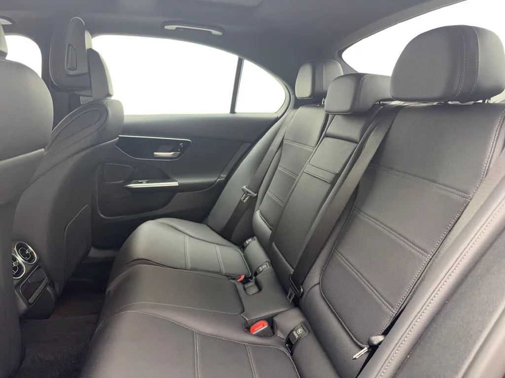 Mercedes-Benz C-Class photo 23