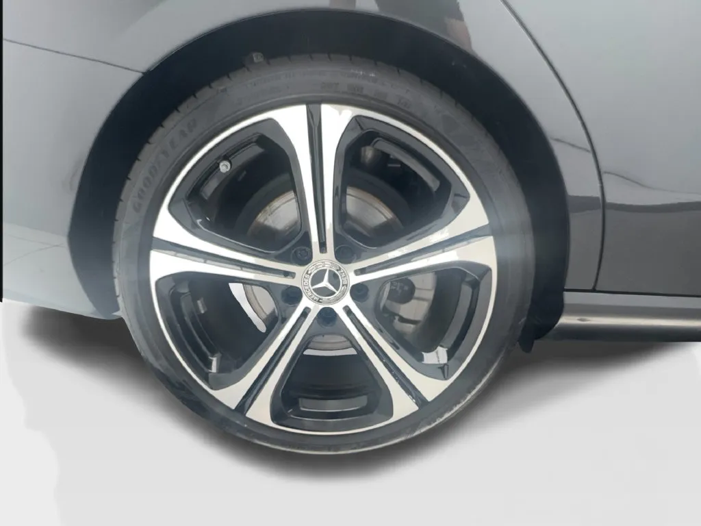 Mercedes-Benz C-Class photo 14
