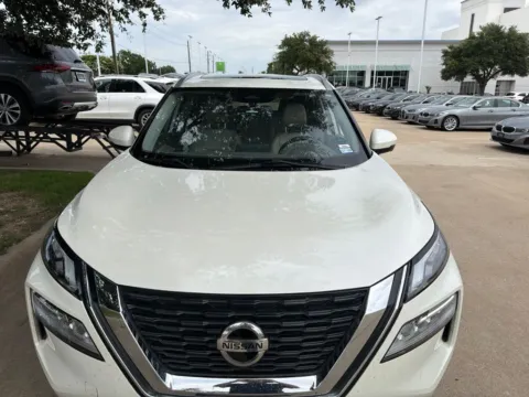 White 2021 Nissan Rogue SL for sale in Plano, TX