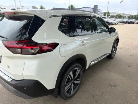 More photos of 2021 Nissan Rogue SL at Autos of Dallas - Plano, TX