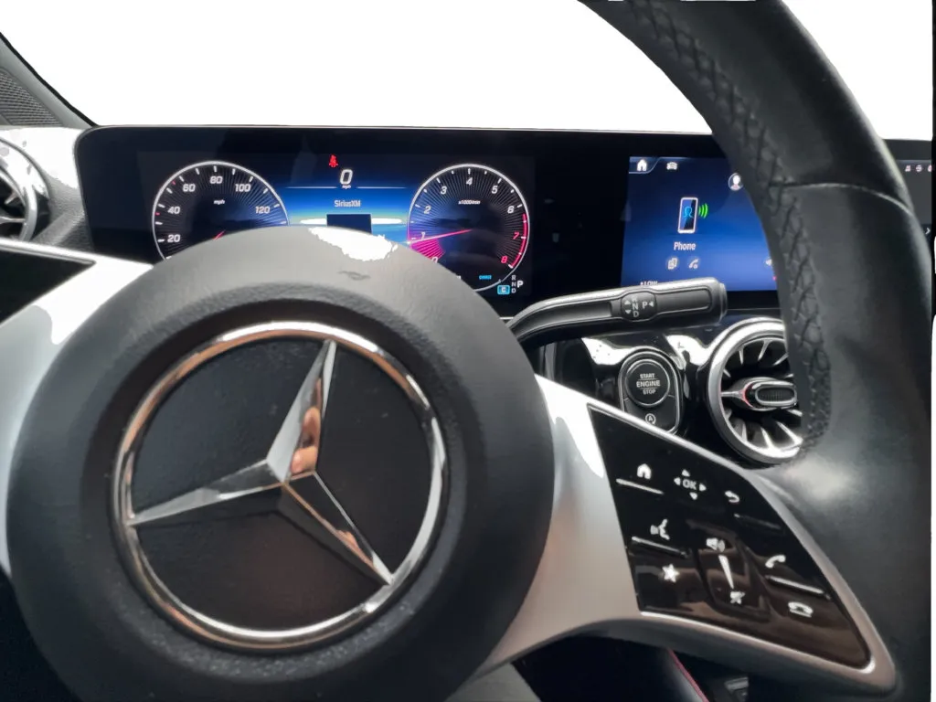 Mercedes-Benz GLA photo 41