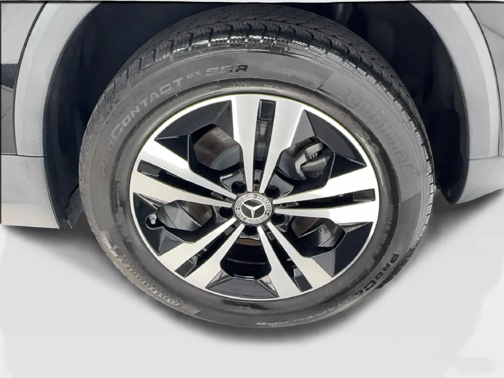 Mercedes-Benz GLA photo 12