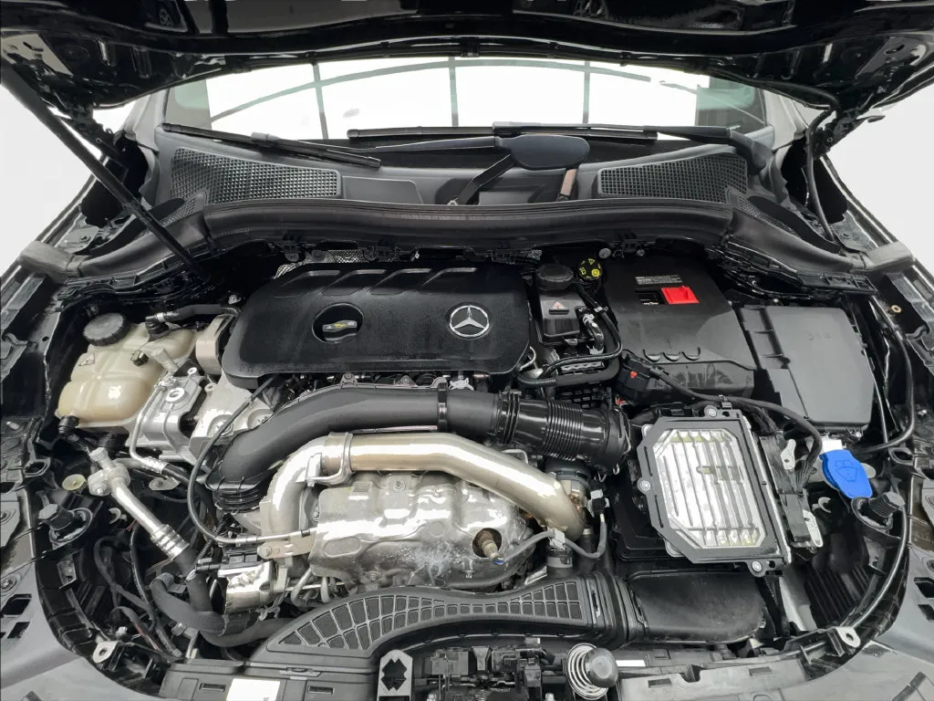 Mercedes-Benz GLA photo 19