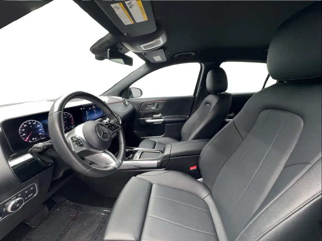 Mercedes-Benz GLA photo 21
