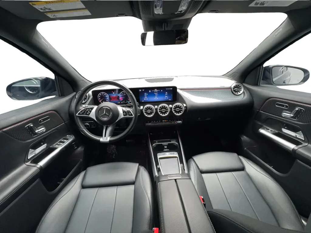 Mercedes-Benz GLA photo 37