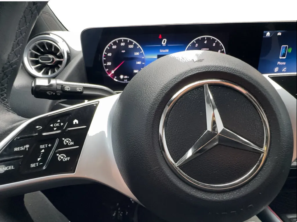 Mercedes-Benz GLA photo 42