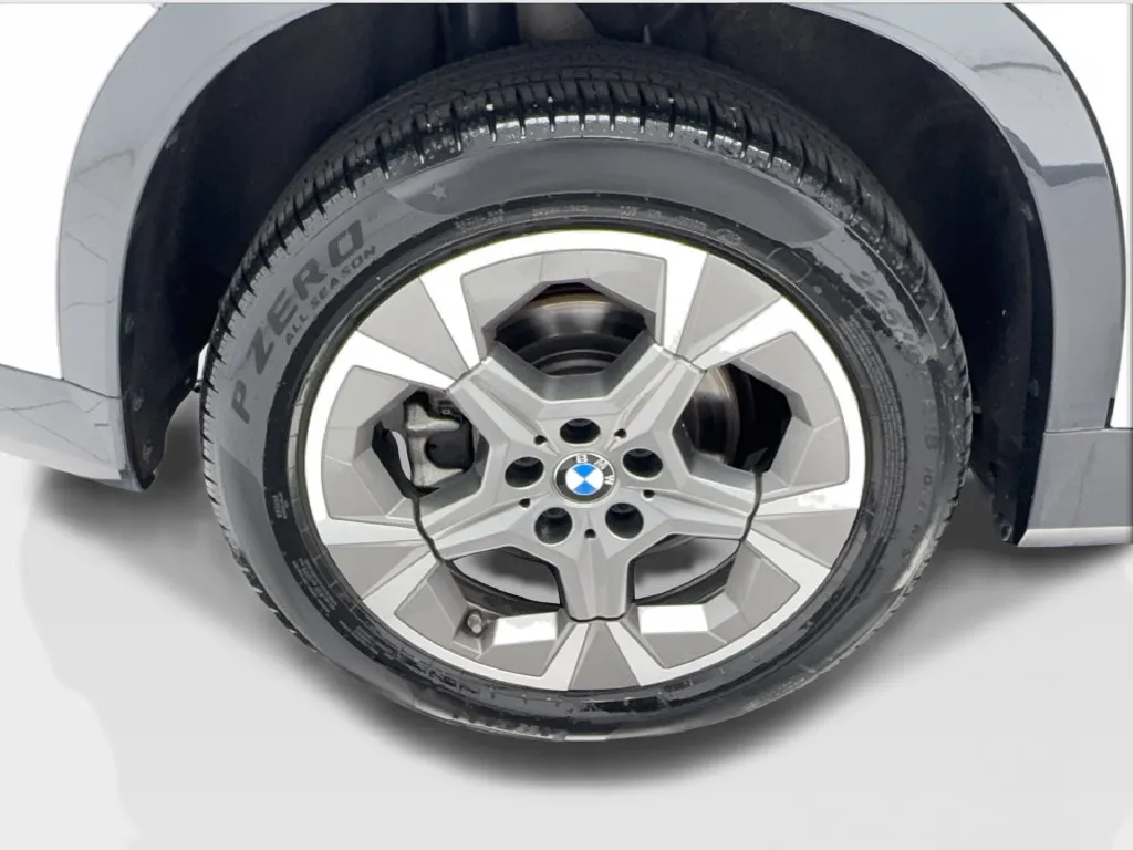 BMW X1 photo 11