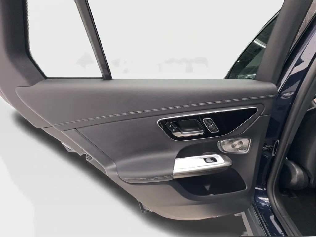 Mercedes-Benz GLC photo 26