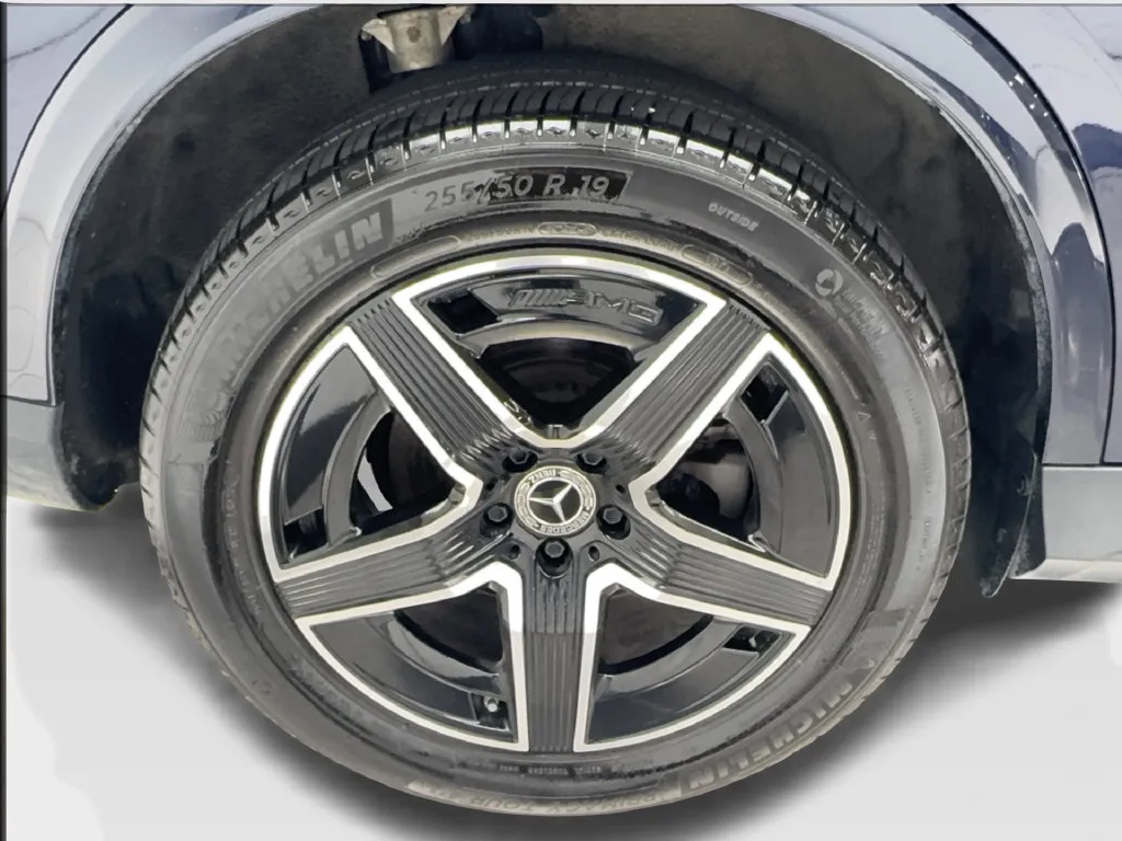 Mercedes-Benz GLC photo 16
