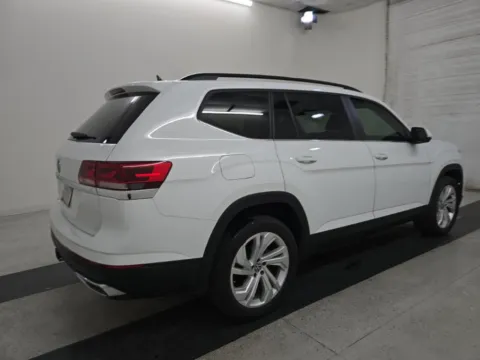 Photos of 2021 Volkswagen Atlas 3.6L V6 SE w/Technology for sale in Plano, TX at Autos of Dallas - Plano