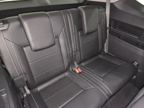 More photos of 2021 Volkswagen Atlas 3.6L V6 SE w/Technology at Autos of Dallas - Plano, TX