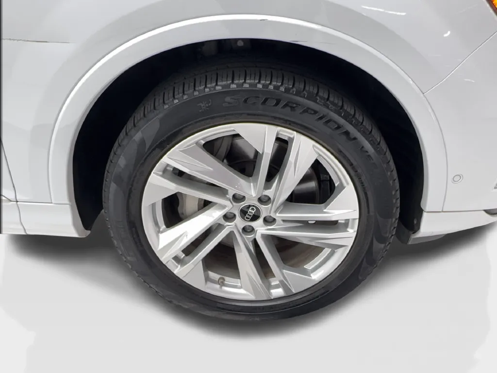 Audi Q7 photo 16
