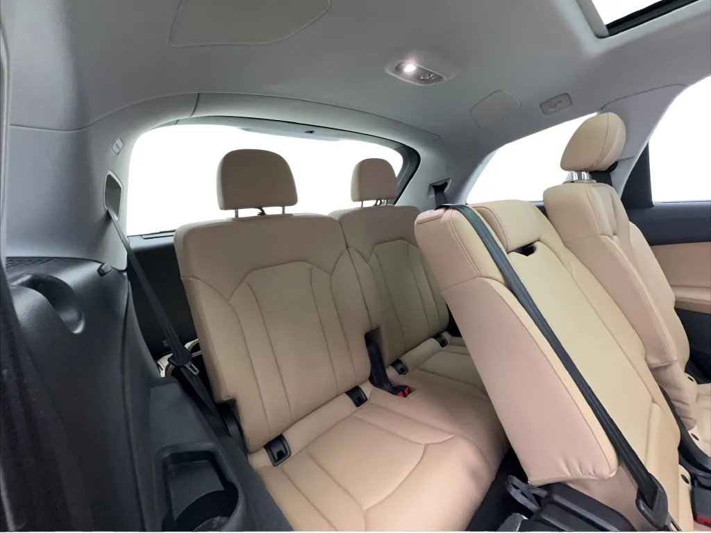 Audi Q7 photo 33