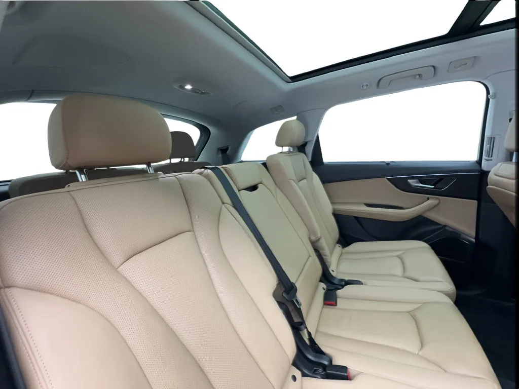 Audi Q7 photo 32