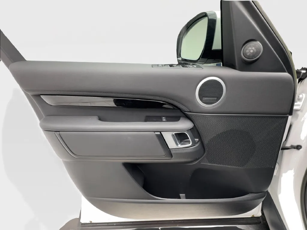 Land Rover Discovery photo 25