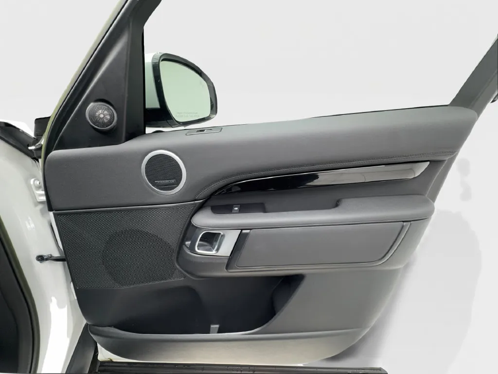 Land Rover Discovery photo 39