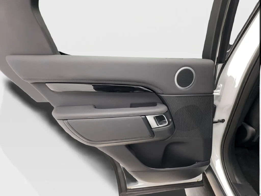 Land Rover Discovery photo 29
