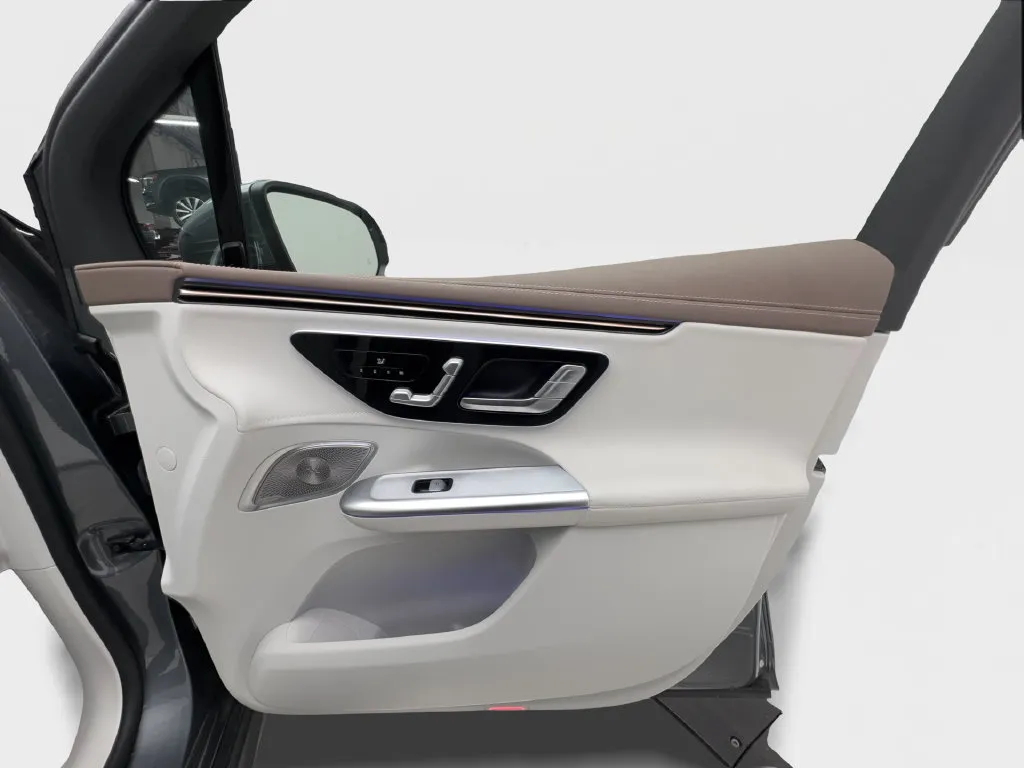 Mercedes-Benz EQE photo 32