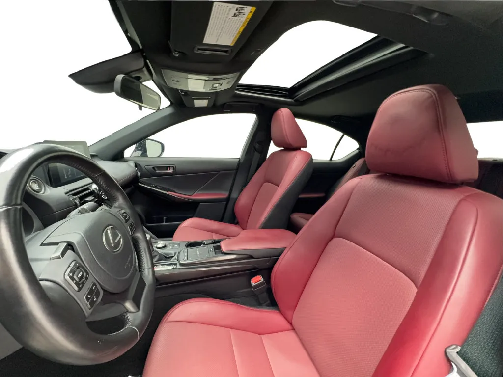 Lexus IS photo 21