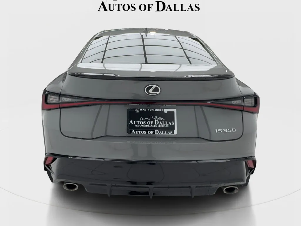 Lexus IS photo 10