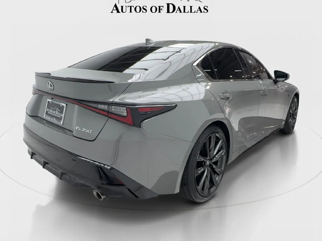 Lexus IS photo 8