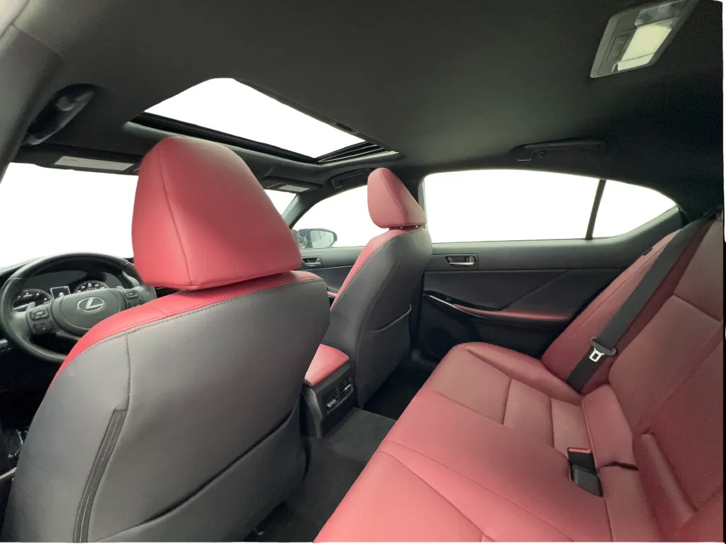 Lexus IS photo 25