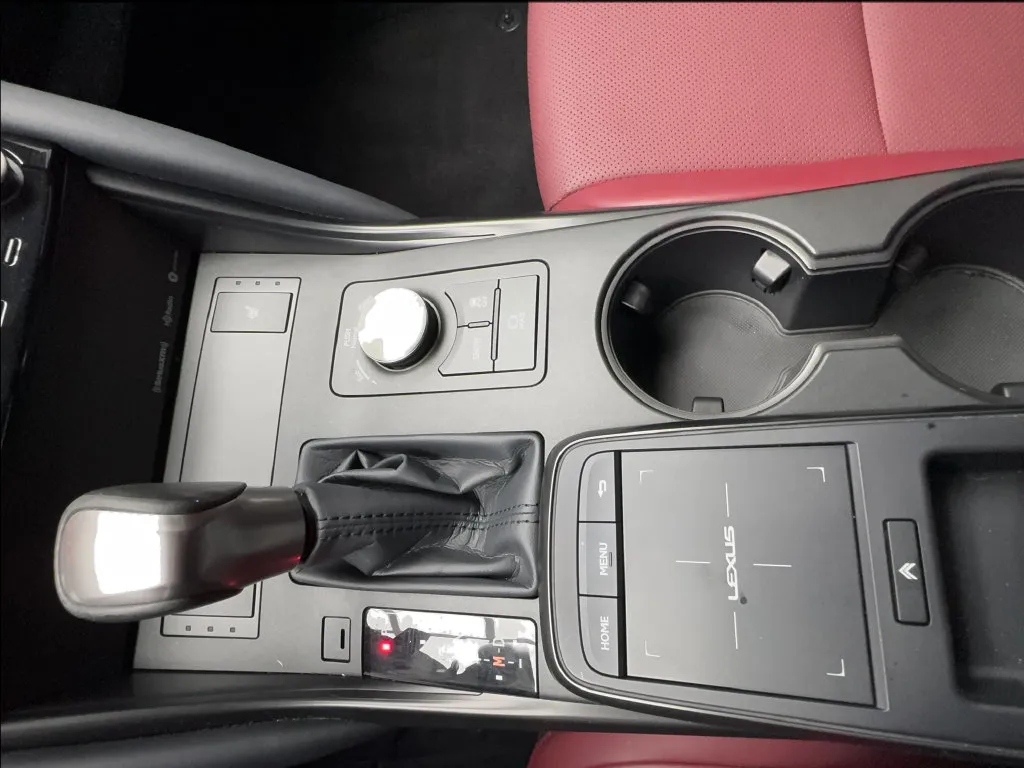 Lexus IS photo 46