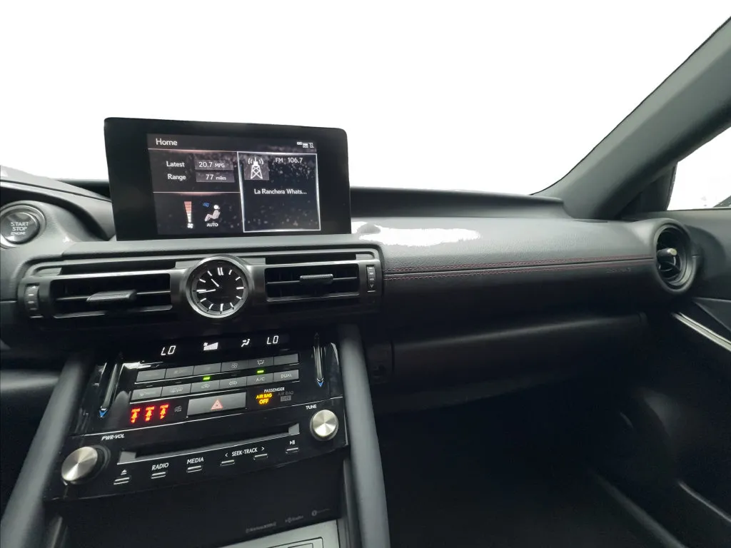 Lexus IS photo 44