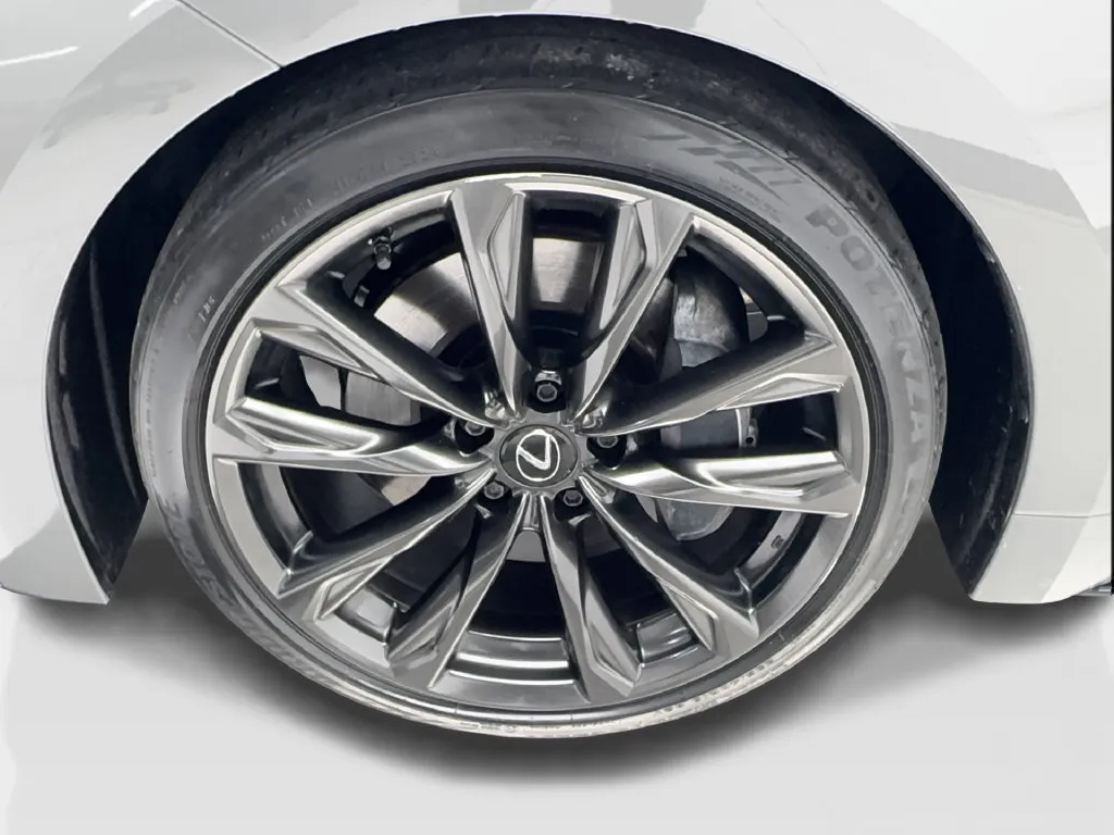 Lexus IS photo 15