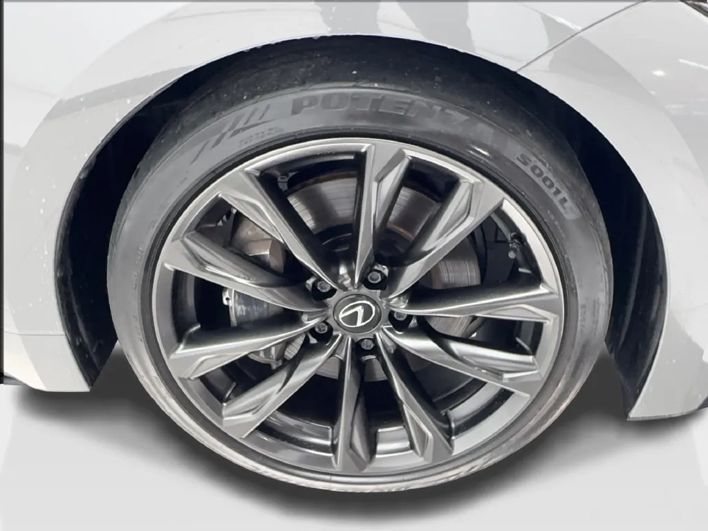 Lexus IS photo 16