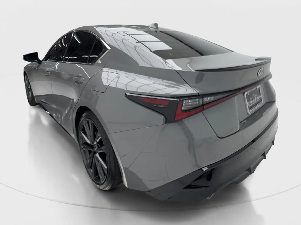 Lexus IS photo 11