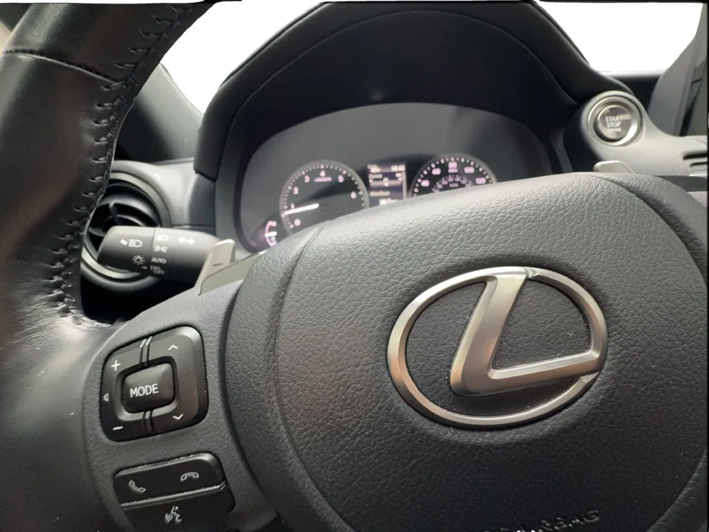 Lexus IS photo 42
